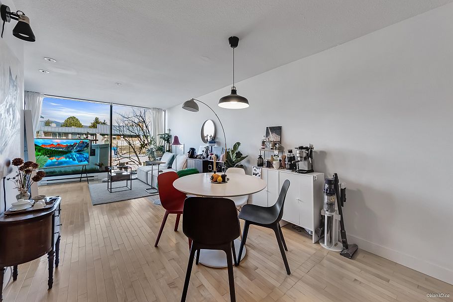 304 2525 Blenheim Street Vancouver, BC - 3