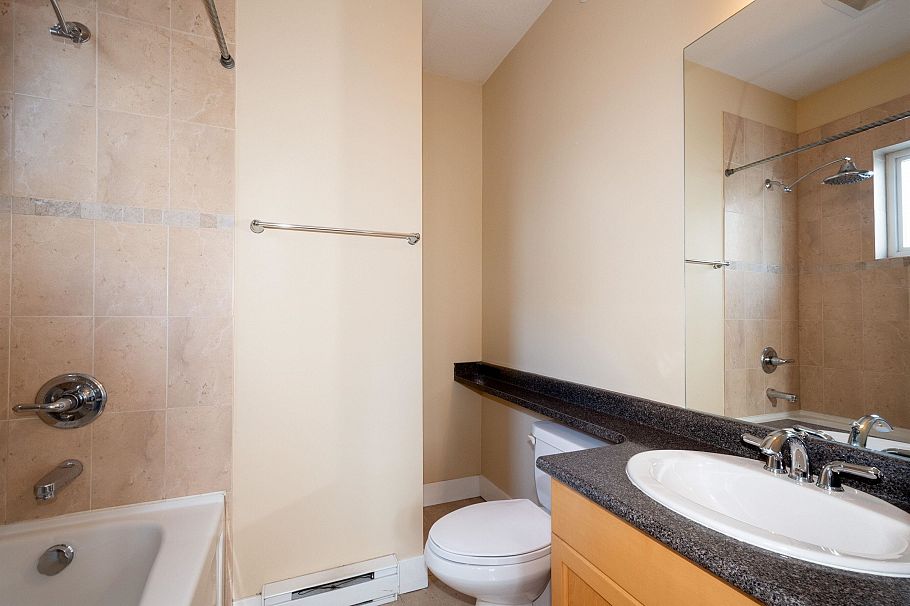 304 152 E 12th Street North Vancouver, BC - 21