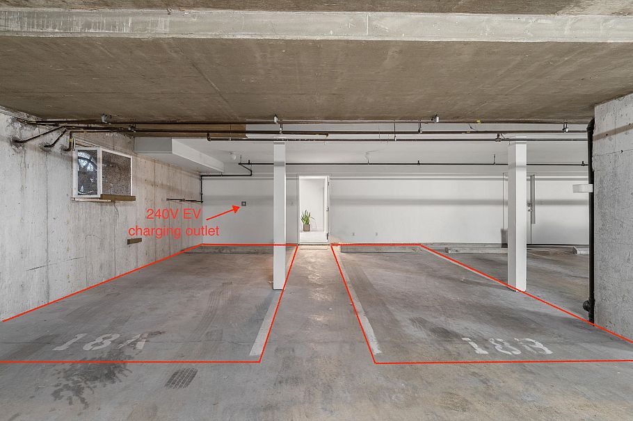 18 901 W 17th Street North Vancouver, BC - 38