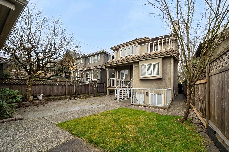 2716 W 42nd Avenue Vancouver, BC - 11