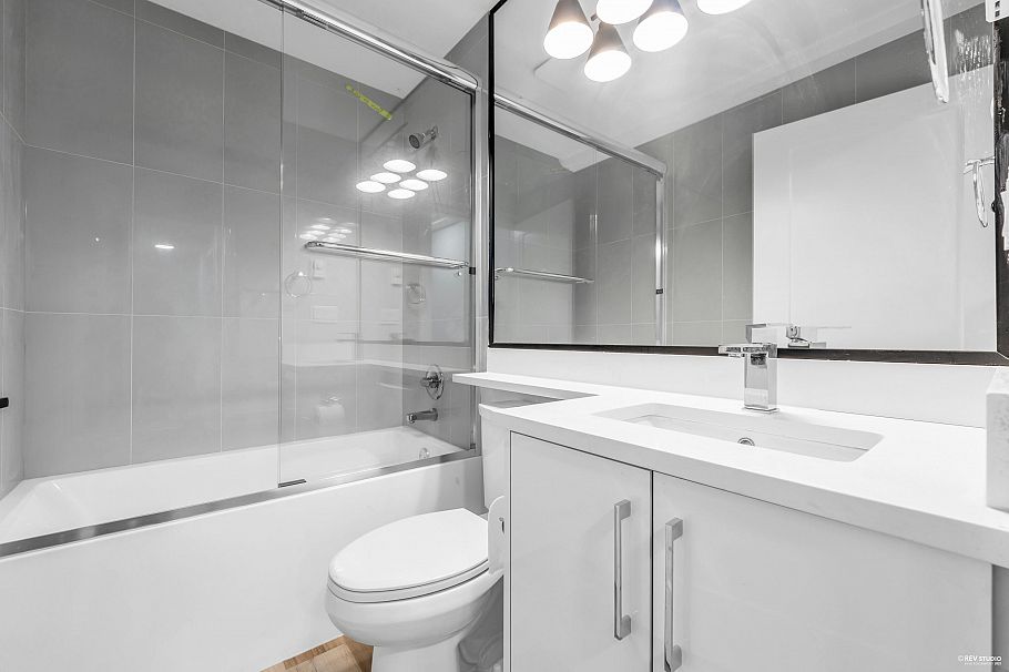 514 W 60th Avenue Vancouver, BC - 35