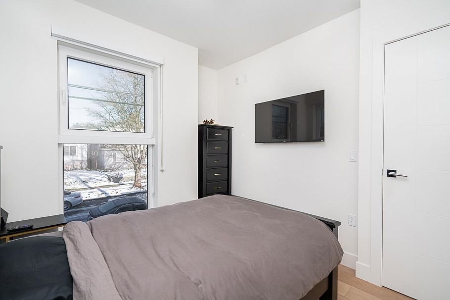 158 W Woodstock Avenue Vancouver, BC - 31