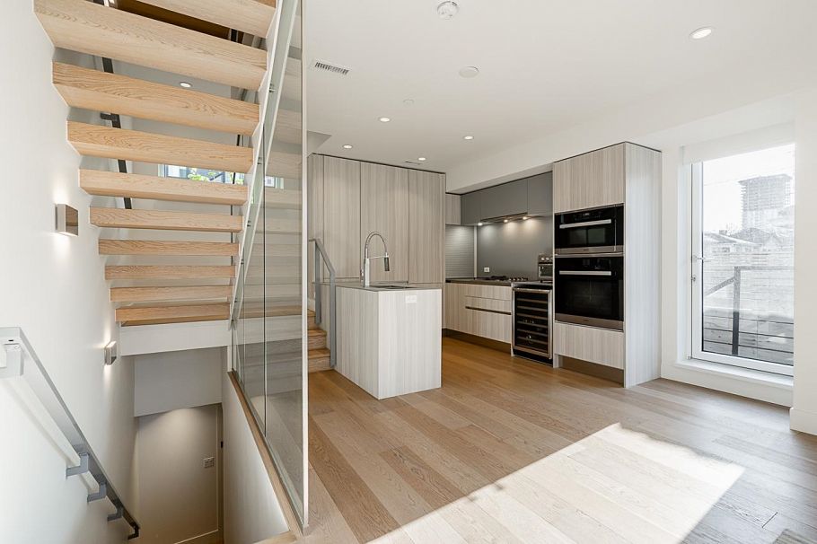 158 W Woodstock Avenue Vancouver, BC - 6