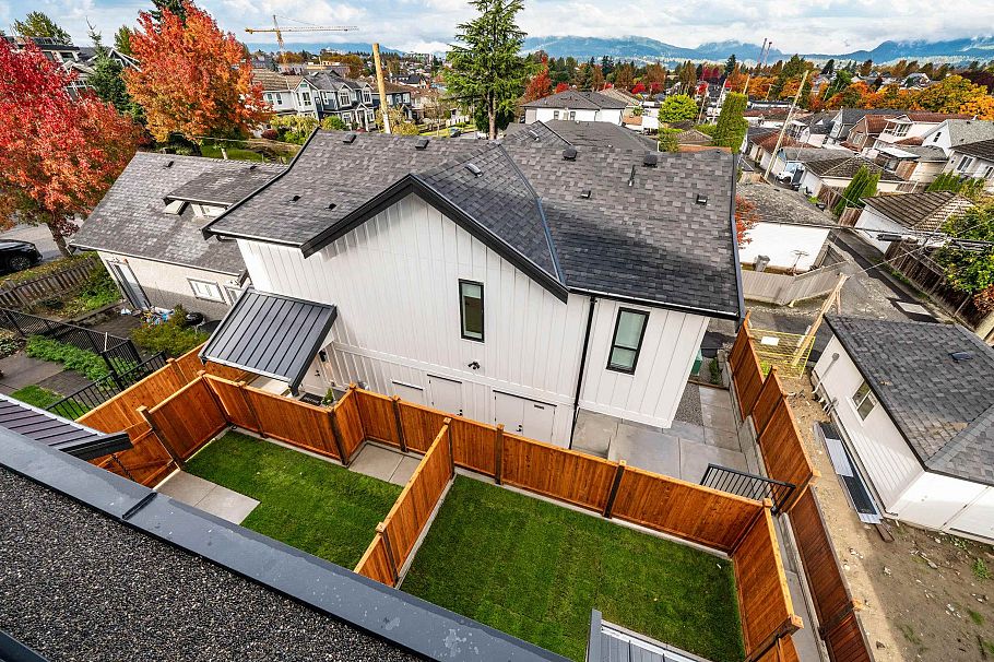 3 3065 Charles Street Vancouver, BC - 27