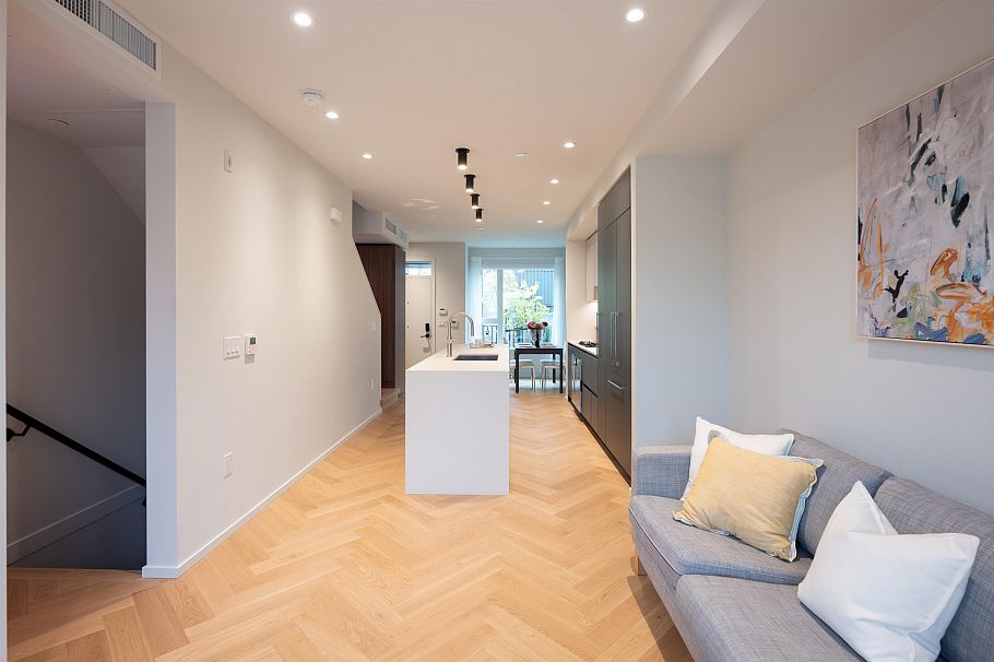 173 805 W 49th Avenue Vancouver, BC - 6