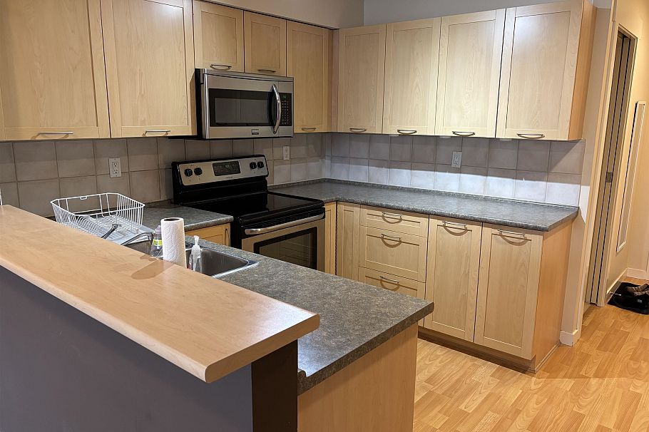 215 1503 W 65th Avenue Vancouver, BC - 6