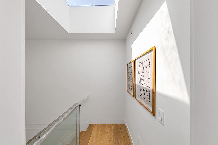 2431 W Broadway Street Vancouver, BC - 23