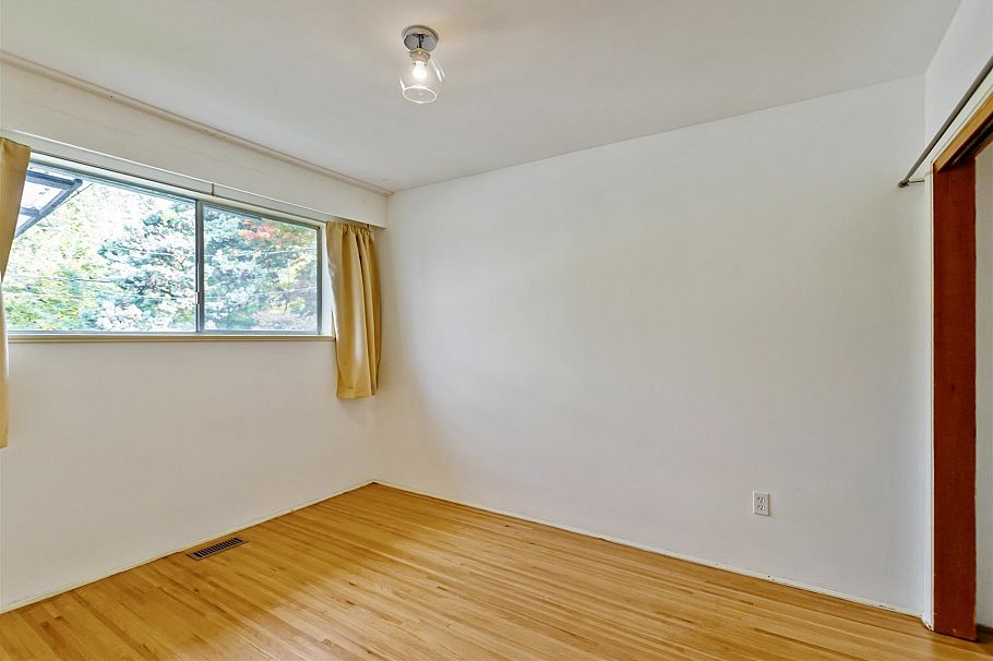 1615 Adanac Street Vancouver, BC - 11