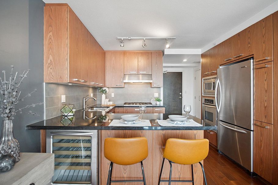 505 3228 Tupper Street Vancouver, BC - 1