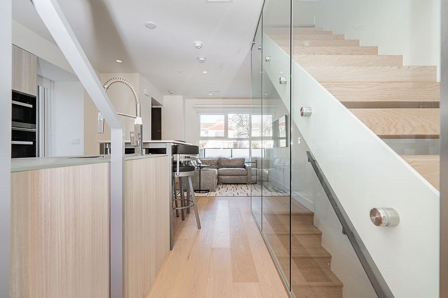 158 W Woodstock Avenue Vancouver, BC - 16