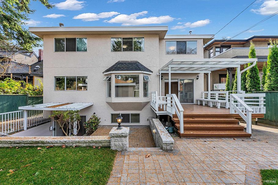 3979 W 33rd Avenue Vancouver, BC - 35