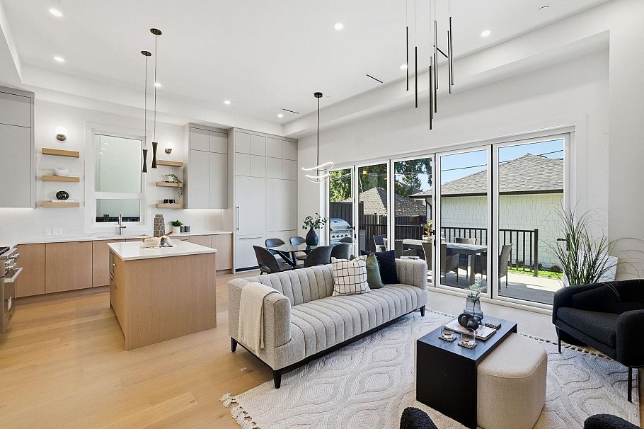 2 6141 Yew Street Vancouver, BC - 6