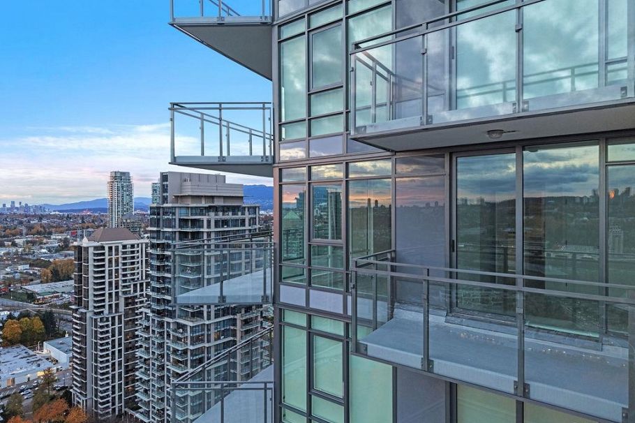 3008 2085 Skyline Court Burnaby, BC - 1