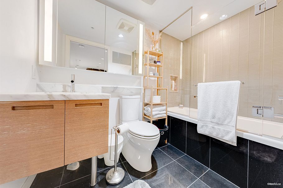 1103 777 Richards Street Vancouver, BC - 11