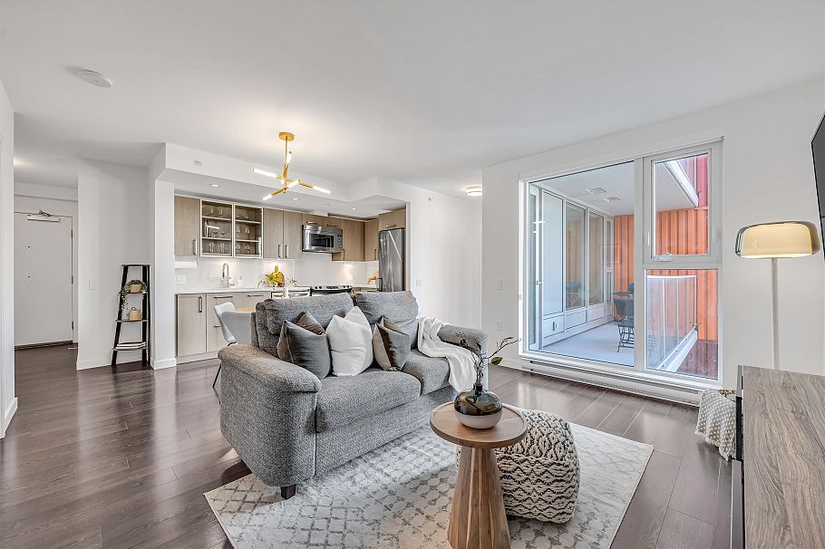 301 983 E Hastings Street Vancouver, BC - 5