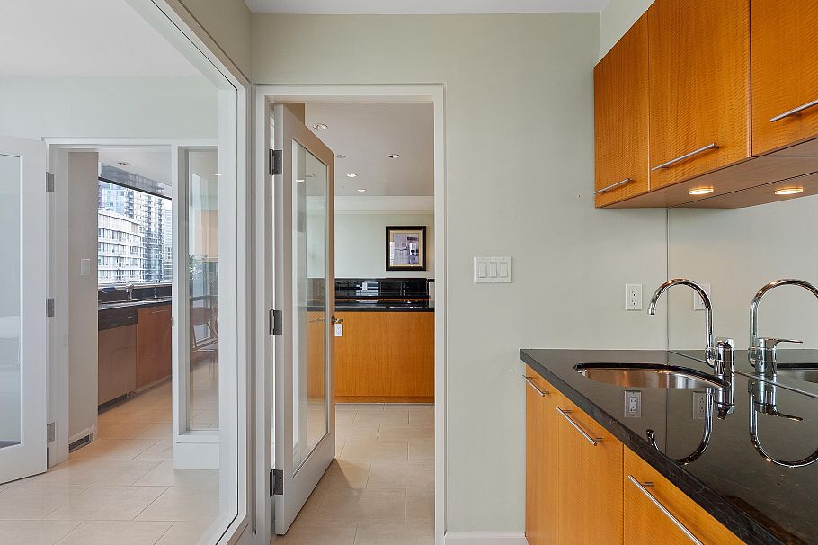 2502 323 Jervis Street Vancouver, BC - 16