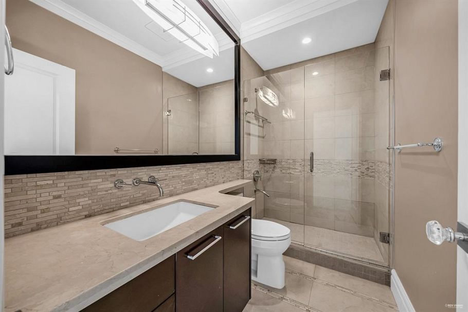 3176 W 35th Avenue Vancouver, BC - 34