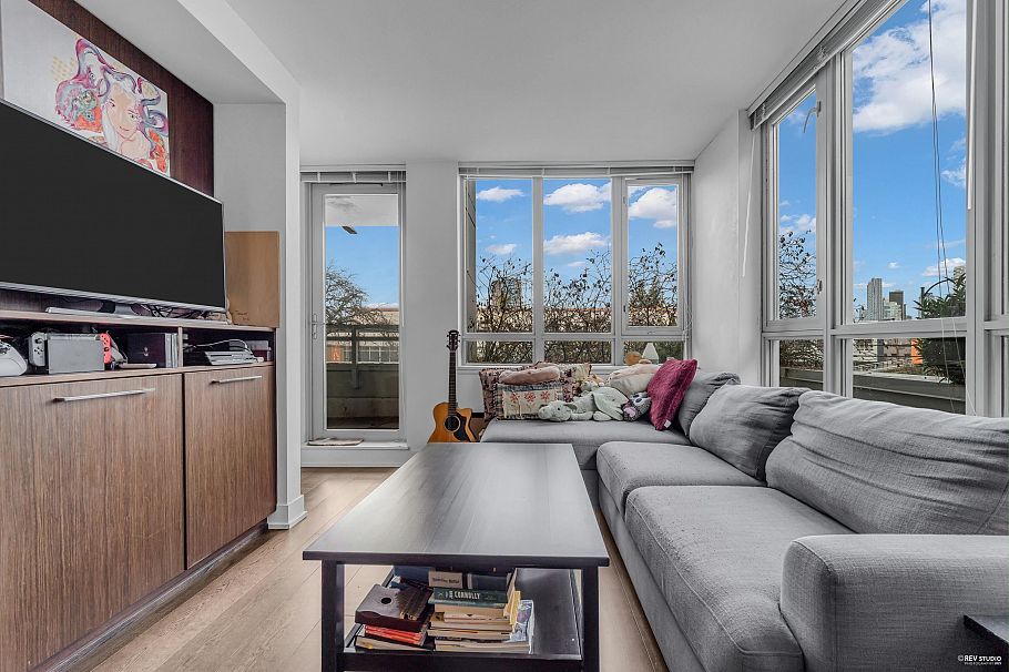 226 2008 Pine Street Vancouver, BC - 1