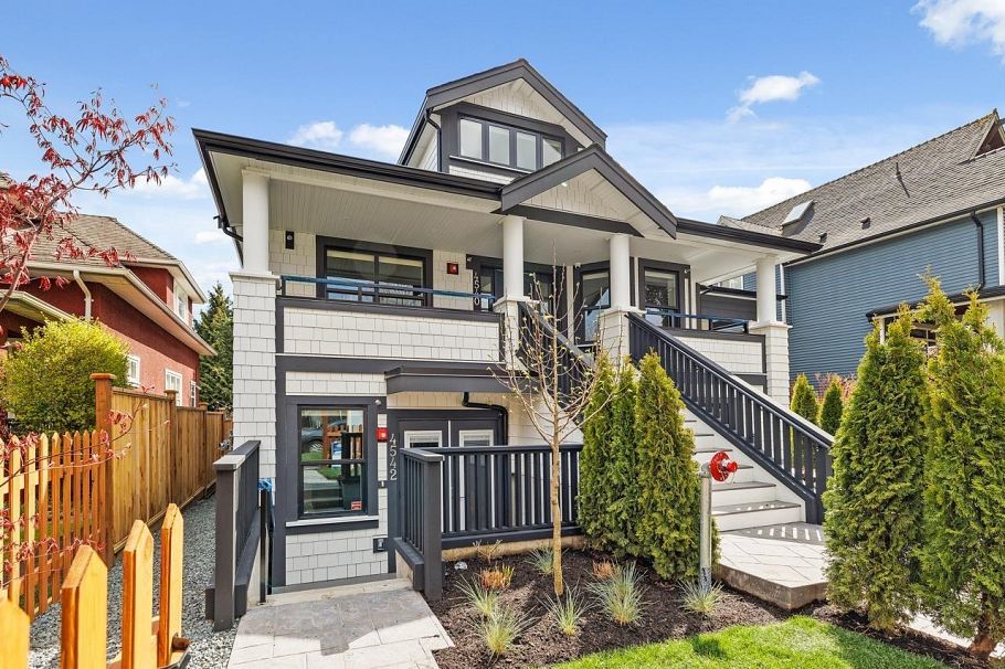 4542 Quebec Street Vancouver, BC - 1
