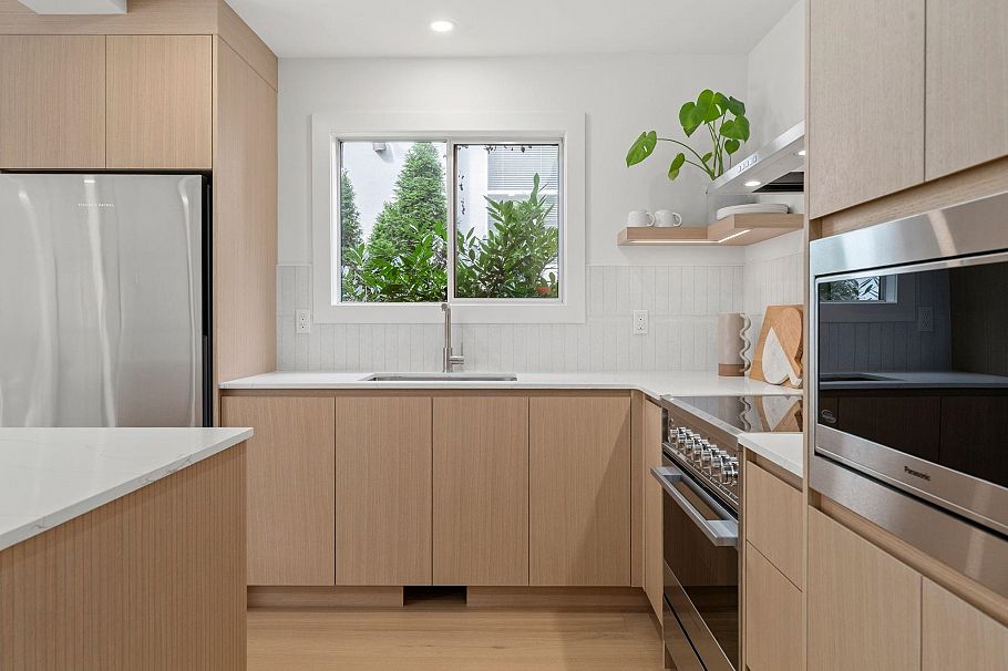 18 901 W 17th Street North Vancouver, BC - 30