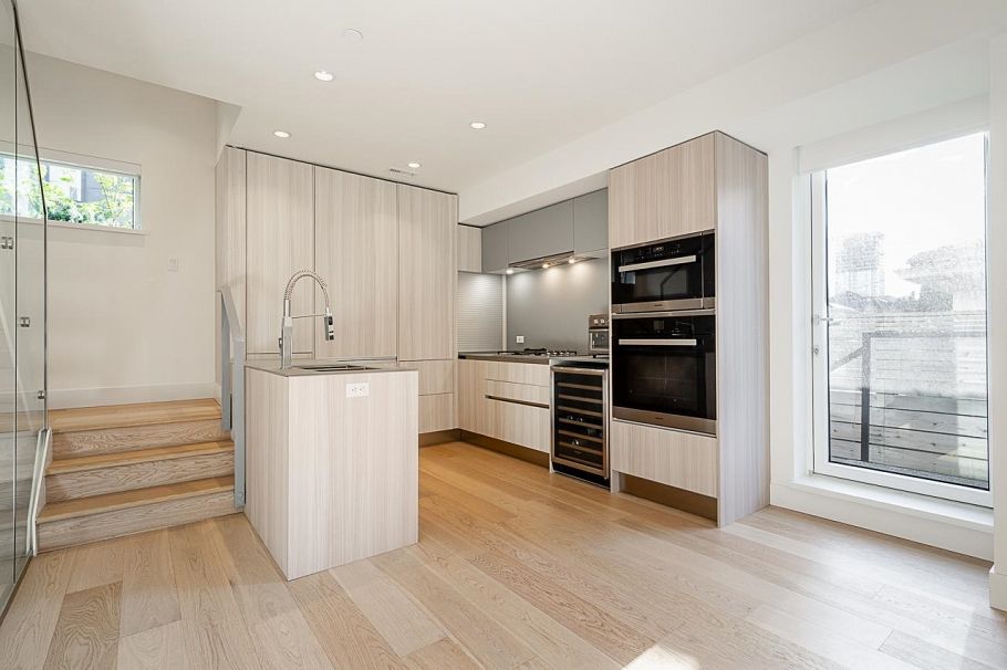 158 W Woodstock Avenue Vancouver, BC - 10