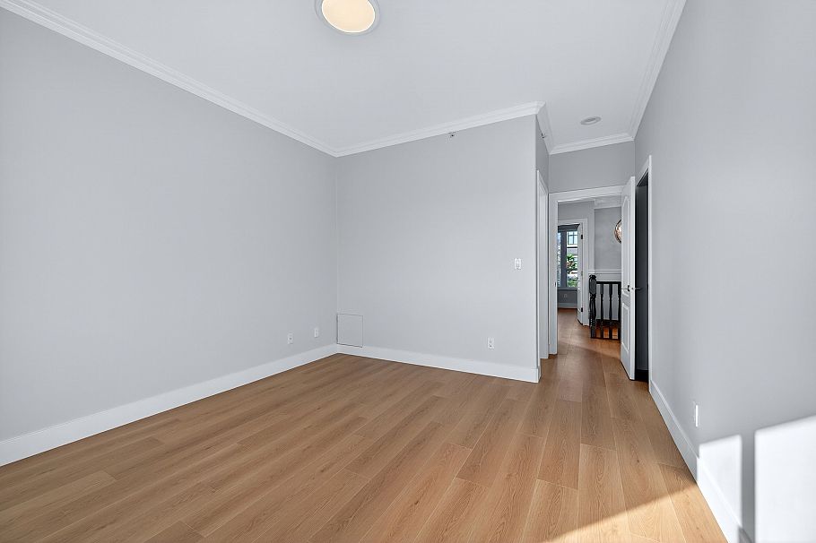 392 E 63rd Avenue Vancouver, BC - 20