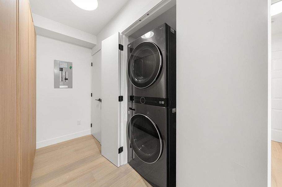 18 901 W 17th Street North Vancouver, BC - 37