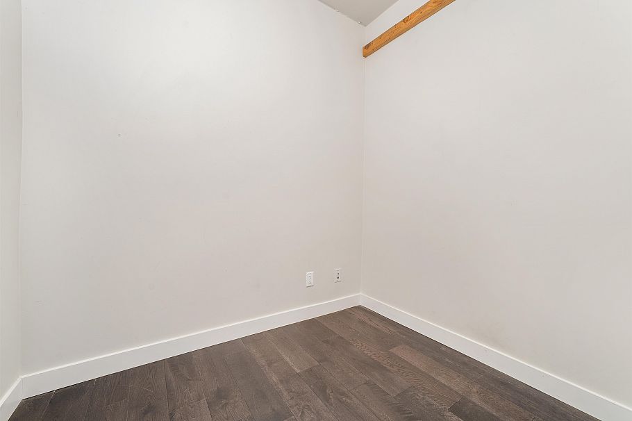 2389 Scotia Street Vancouver, BC - 23