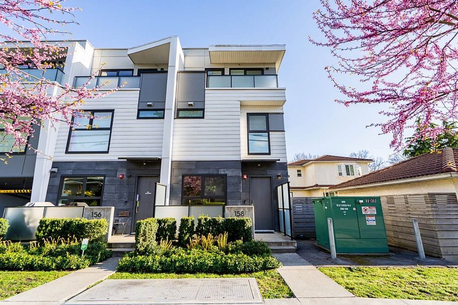 158 W Woodstock Avenue Vancouver, BC - 1