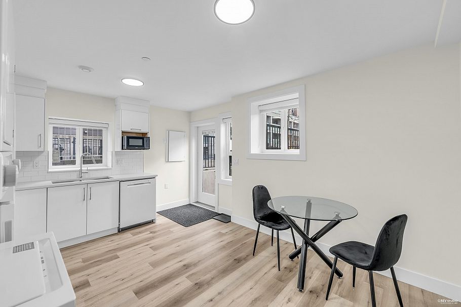 514 W 60th Avenue Vancouver, BC - 31