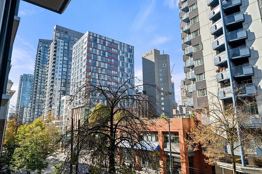 305 1082 Seymour Street Vancouver, BC - 24