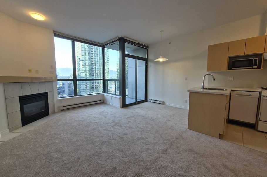 806 1239 W Georgia Street Vancouver, BC - 4