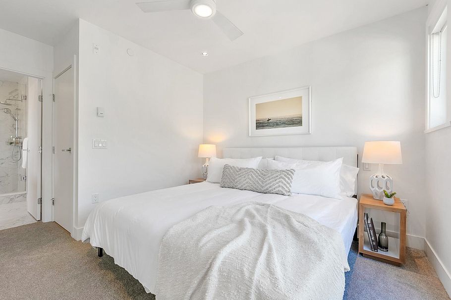 2431 W Broadway Street Vancouver, BC - 25