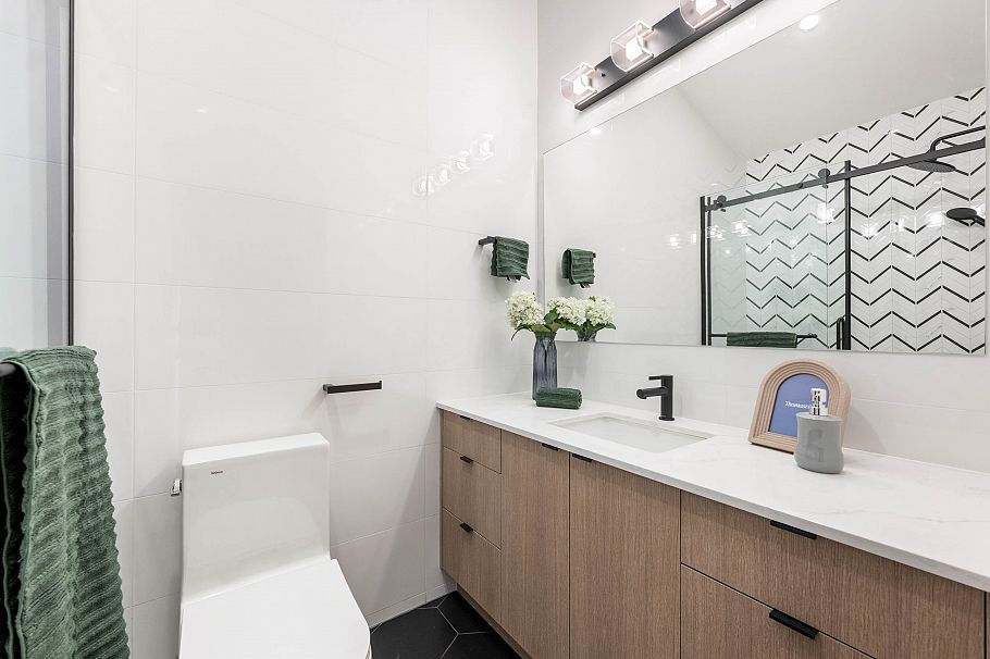 3 3065 Charles Street Vancouver, BC - 23