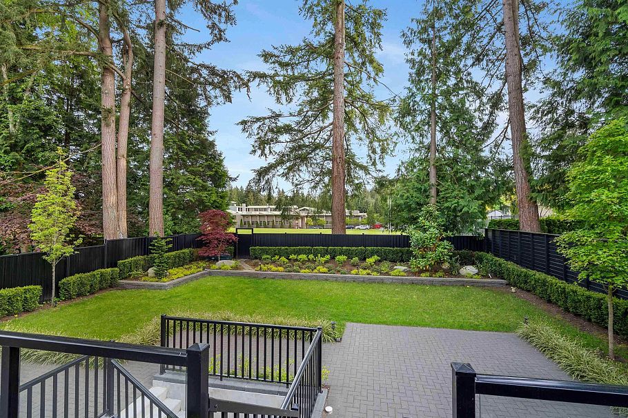 4172 Doncaster Way Vancouver, BC - 24