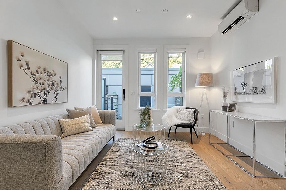 2431 W Broadway Street Vancouver, BC - 11