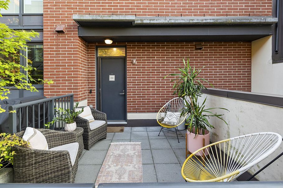 211 1961 Collingwood Street Vancouver, BC - 32