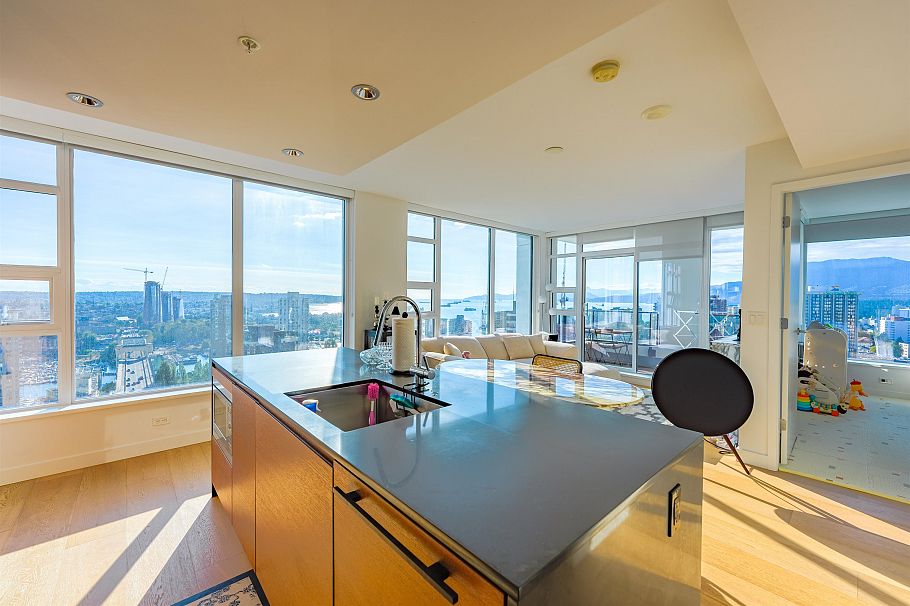 2701 1289 Hornby Street Vancouver, BC - 3