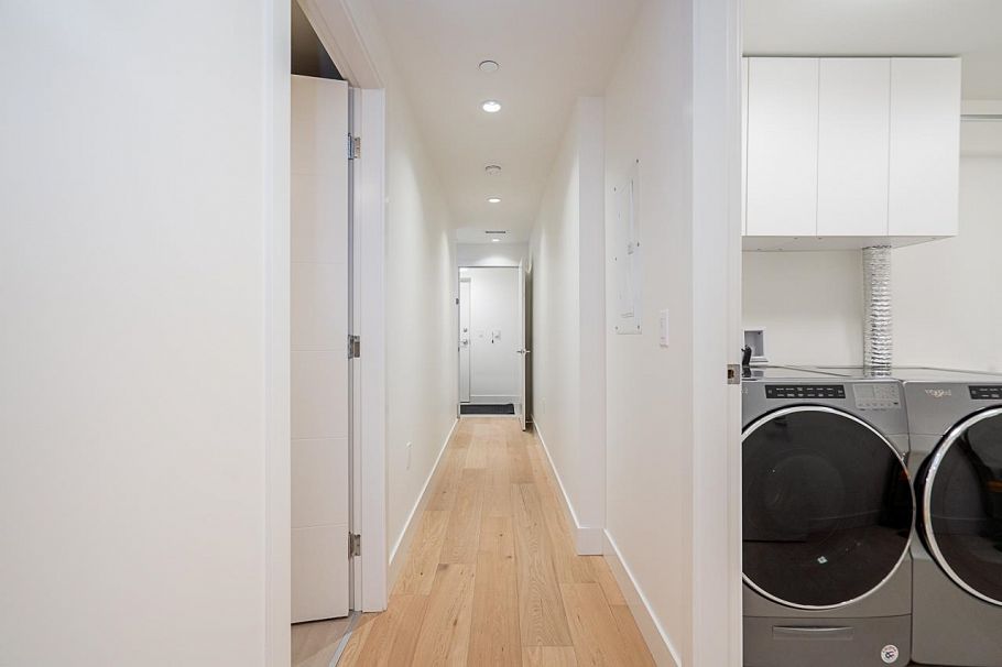 158 W Woodstock Avenue Vancouver, BC - 36