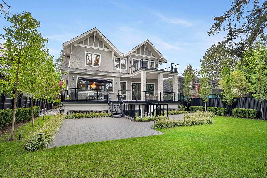 4172 Doncaster Way Vancouver, BC - 23