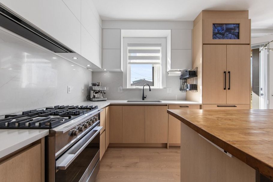 2558 Dundas Street Vancouver, BC - 10