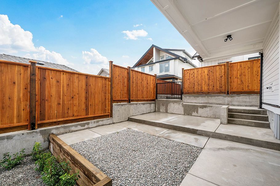 3 3065 Charles Street Vancouver, BC - 37