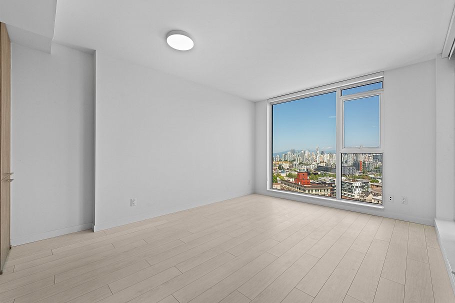 1812 285 E 10th Avenue Vancouver, BC - 2