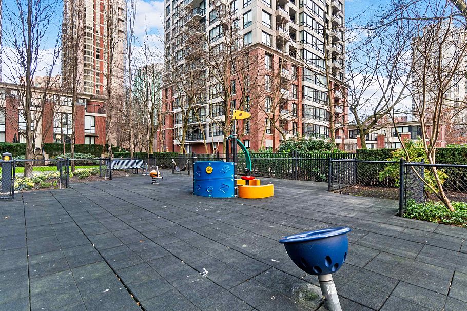 2408 909 Mainland Street Vancouver, BC - 29