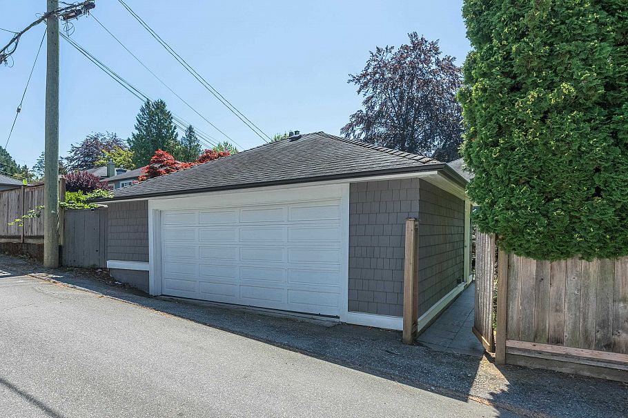 1845 W 62nd Avenue Vancouver, BC - 27