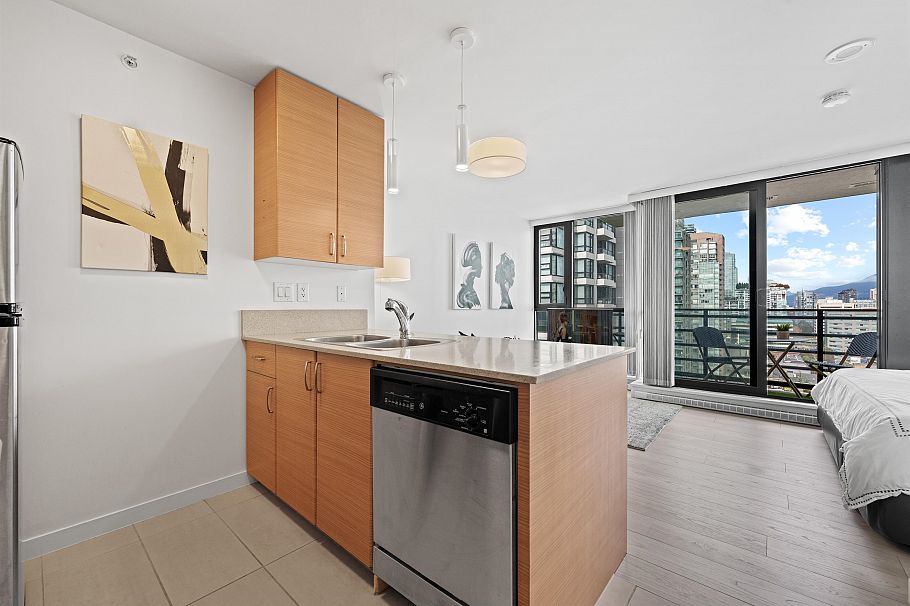 2408 909 Mainland Street Vancouver, BC - 11