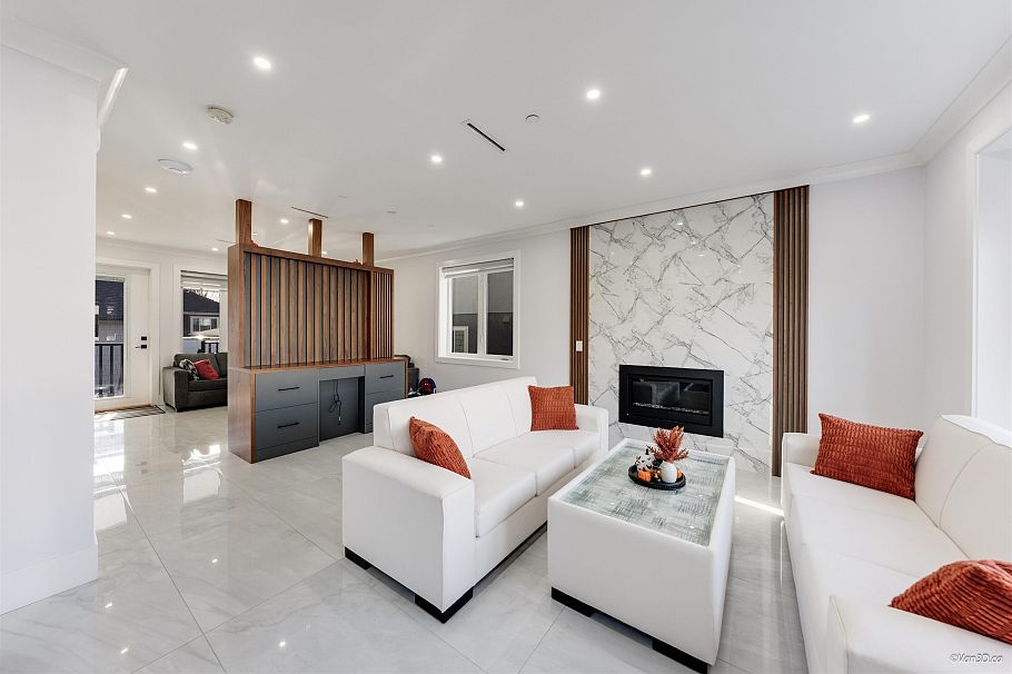 926 E 58th Avenue Vancouver, BC - 2