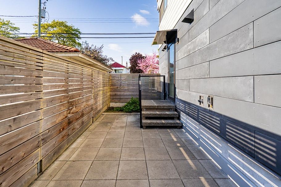 158 W Woodstock Avenue Vancouver, BC - 12