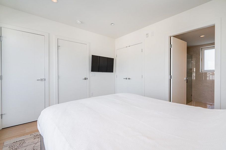 158 W Woodstock Avenue Vancouver, BC - 21