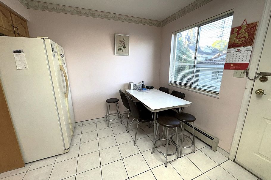 963 E 11th Avenue Vancouver, BC - 7